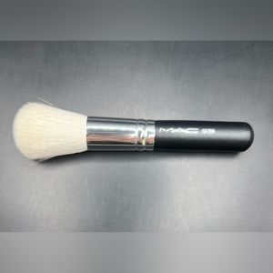 MAC FACE BLENDER BRUSH 167SH